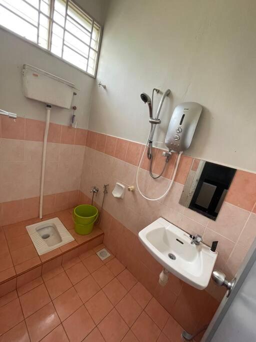 Homestay Shimahjay Telok Mas Melaka Exterior photo